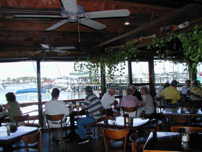 0ErinsChild/08(August)/Disk2/800x600_Naples_City_Marina_Rest..JPG