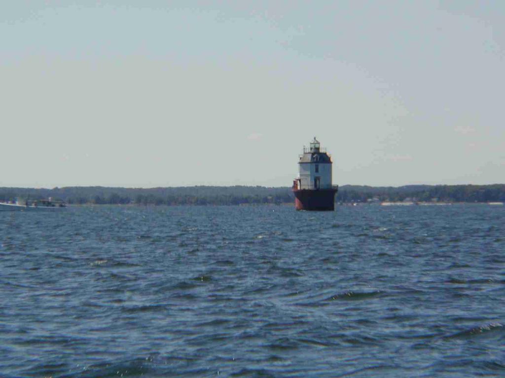 23_-_Point_No_Point_light_Chesapeake_Bay.JPG