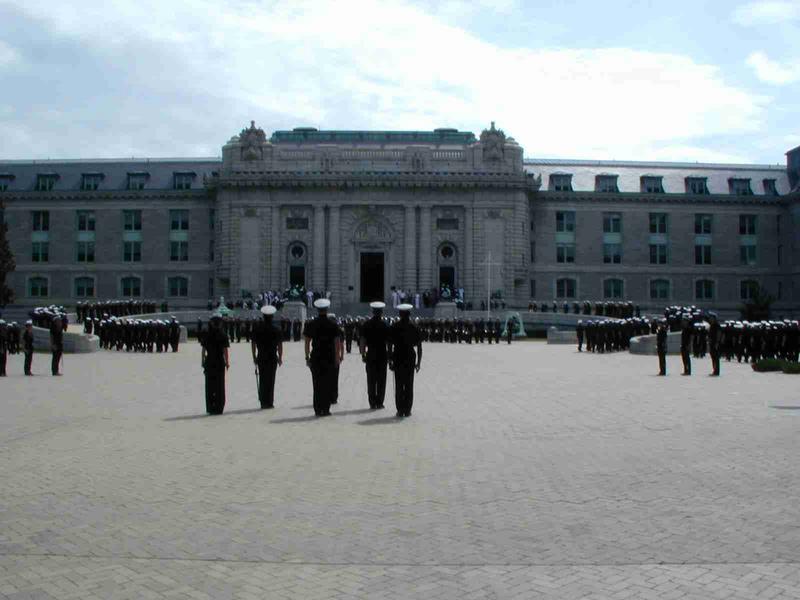 33_-_3_Noon_Formation_USNA.JPG