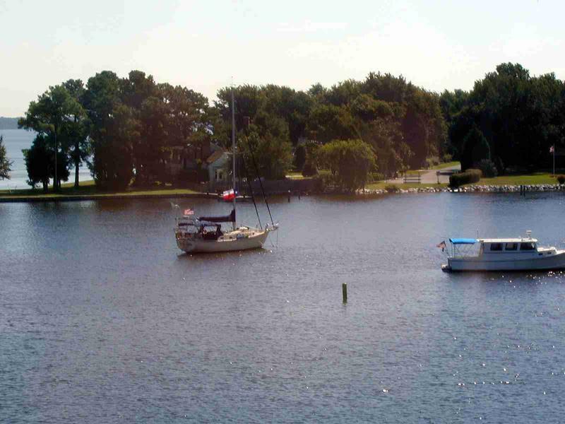 53_-_Erin_@_anchor_off_St._Michaels_(Lone_Star_@_half_Mast).JPG
