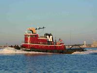 15_-_Tug_Cape_Charles_working_in_Hampton_Roads.JPG
