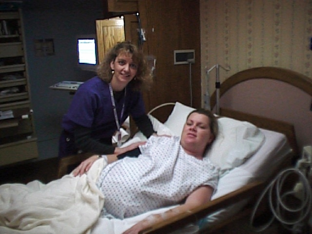 2000/03(March)/Vale/week1/1024x768_SecondNurse-copy.JPG