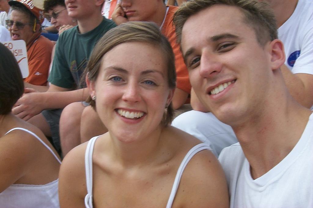 2000/09(September)/Tailgating/1024x768_2307HeatherJosh.JPG
