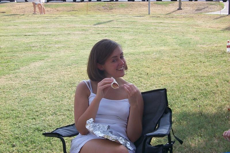 2000/09(September)/Tailgating/800x600_2299Heather.JPG