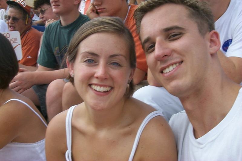 2000/09(September)/Tailgating/800x600_2307HeatherJosh.JPG