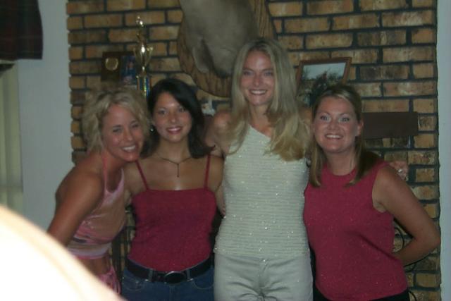 2001/06(June)/Katies10yrReunion/640x480_P0002768.JPG