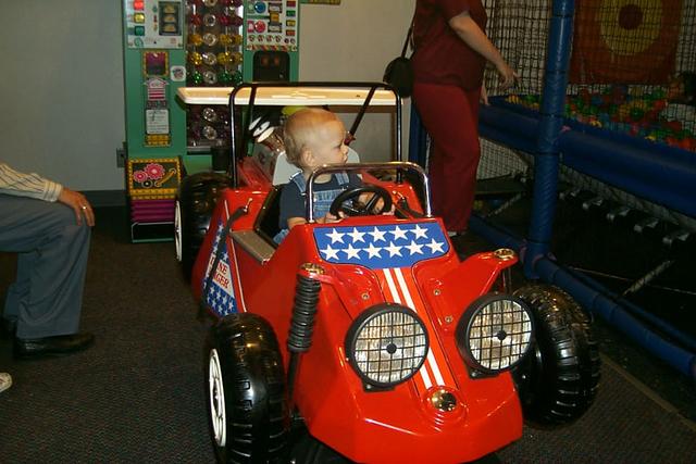 2001/07(July)/Random/640x480_2861ValeRacecar.JPG