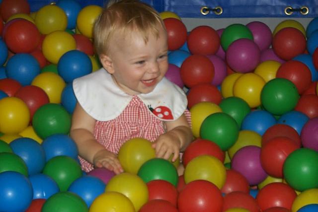 2001/07(July)/Random/640x480_2866PresleyBalls.JPG
