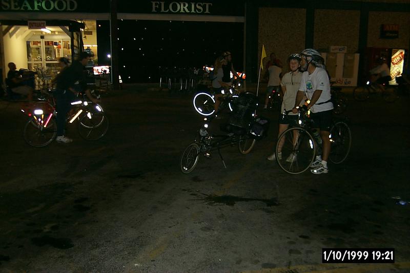 2001/09(September)/930_Moonlight_Cruise/800x600_P0003108.JPG