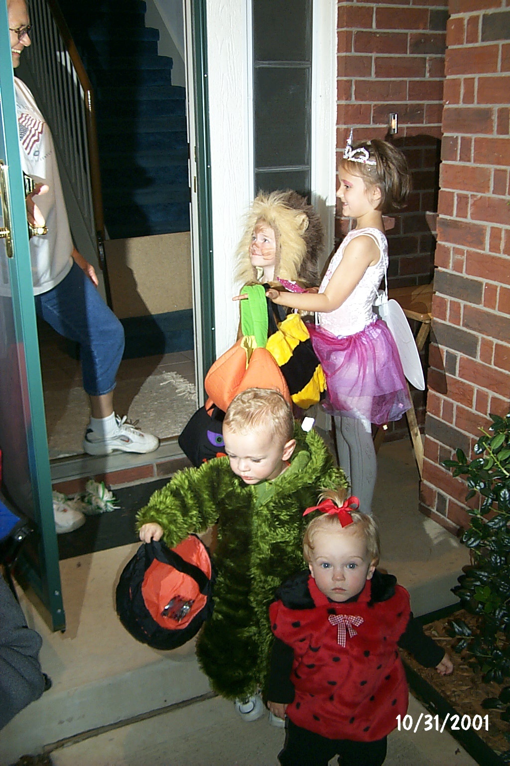 2001/10(October)/1031Halloween/1024x768_P0003273.JPG