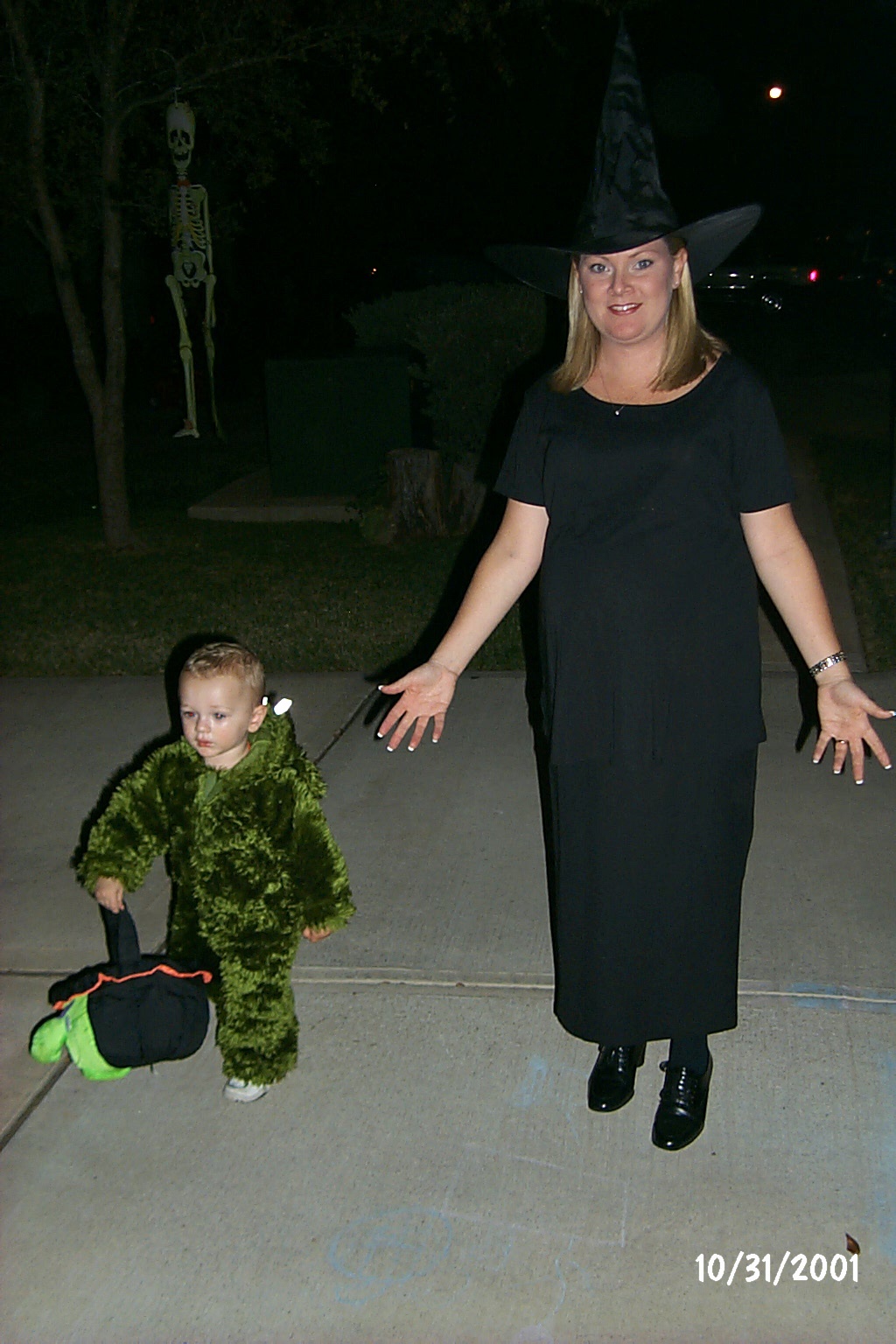 2001/10(October)/1031Halloween/1024x768_P0003276.JPG
