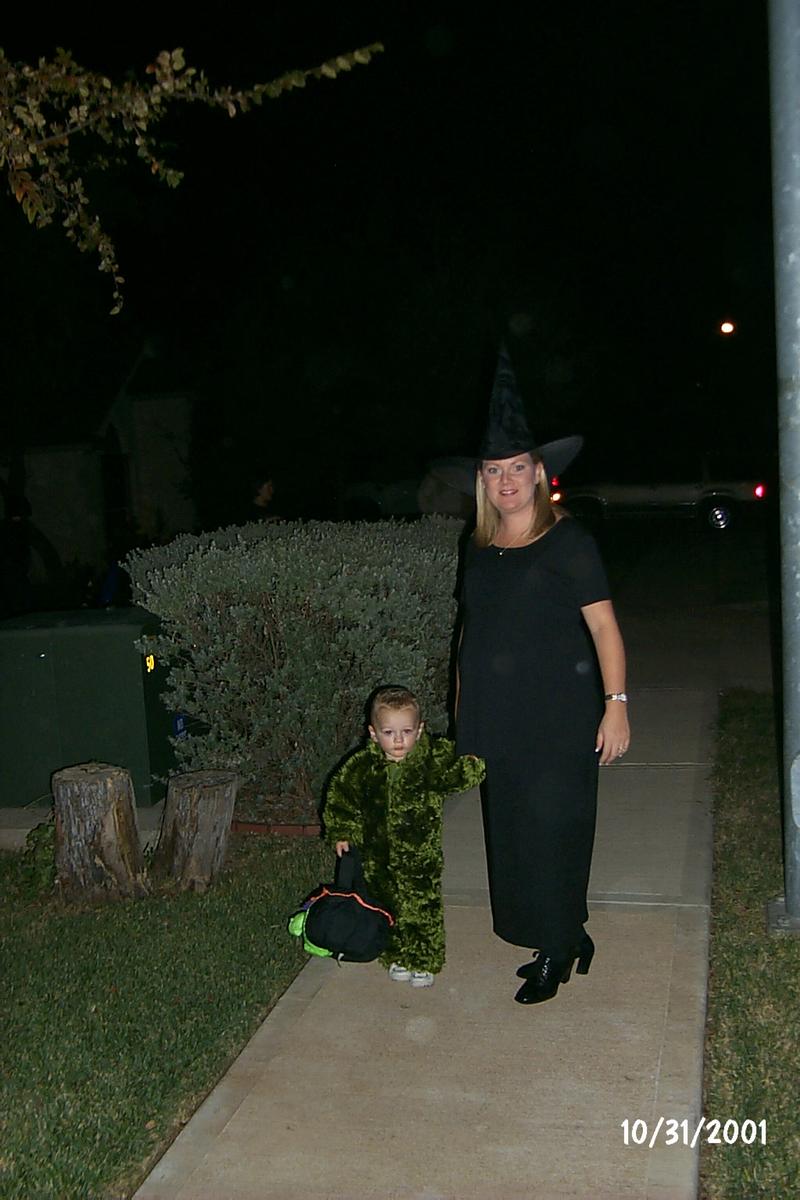 2001/10(October)/1031Halloween/800x600_P0003275.JPG