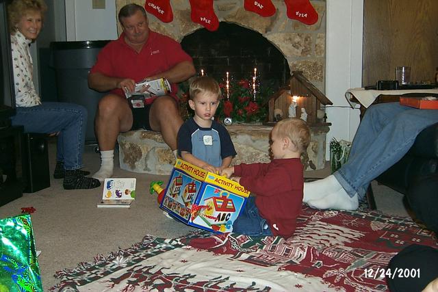 2001/12(December)/Christmas_Eve/640x480_P0003407.JPG