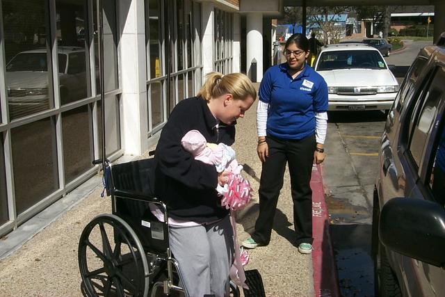 2002/02(February)/Kyla_Arrives/640x480_P0003510.JPG
