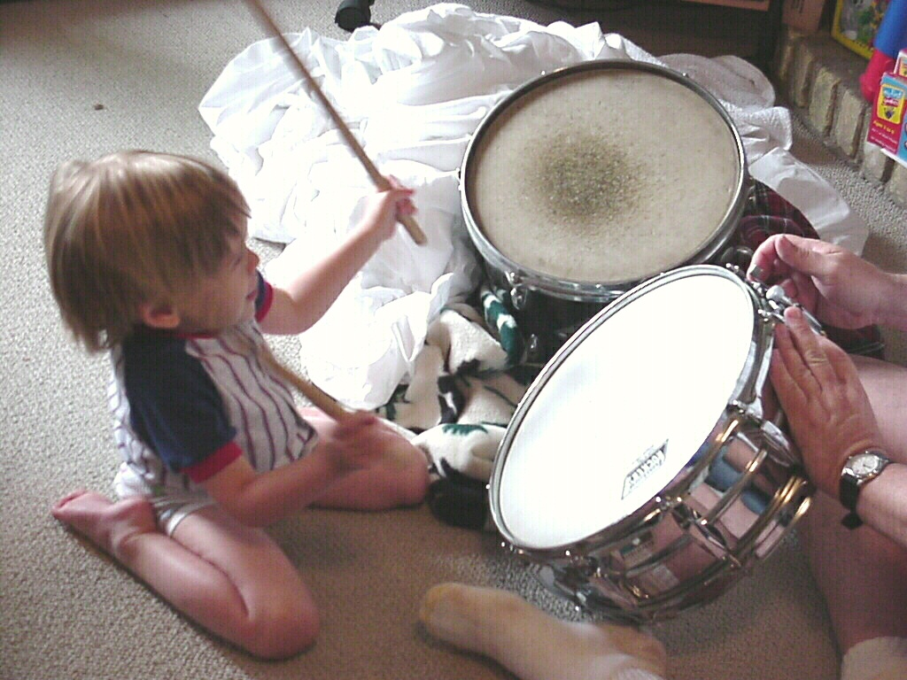 2001/06(June)/Misc/jack_drumming.jpg