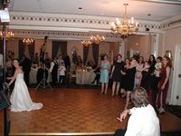 bouquet_toss.jpg