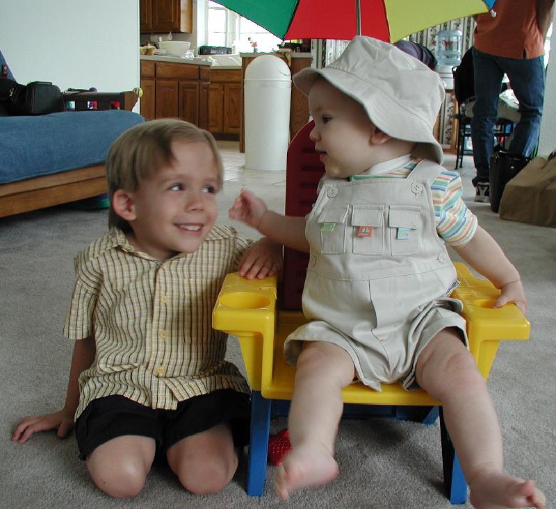 2002/03(March)/Easter/800x600_Mutual_Admiration.JPG