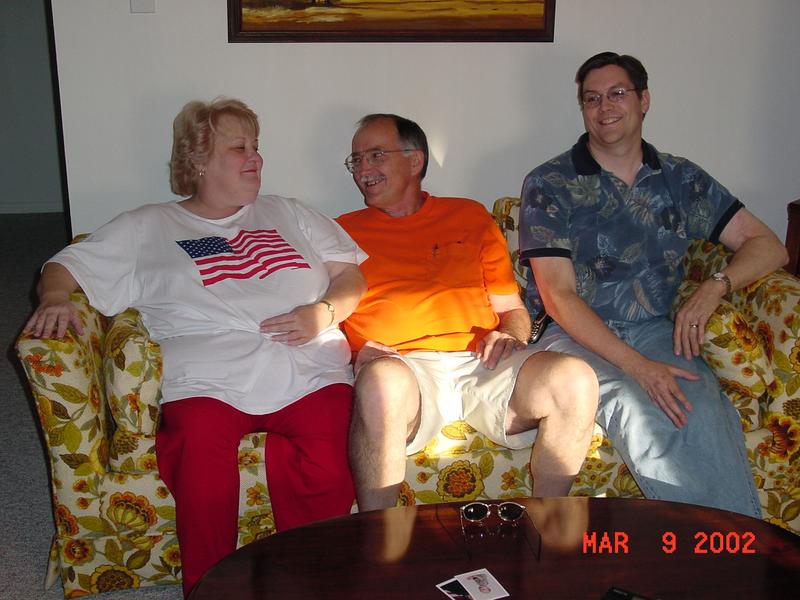 2002/03(March)/Houston/800x600_pat_karen_me.JPG