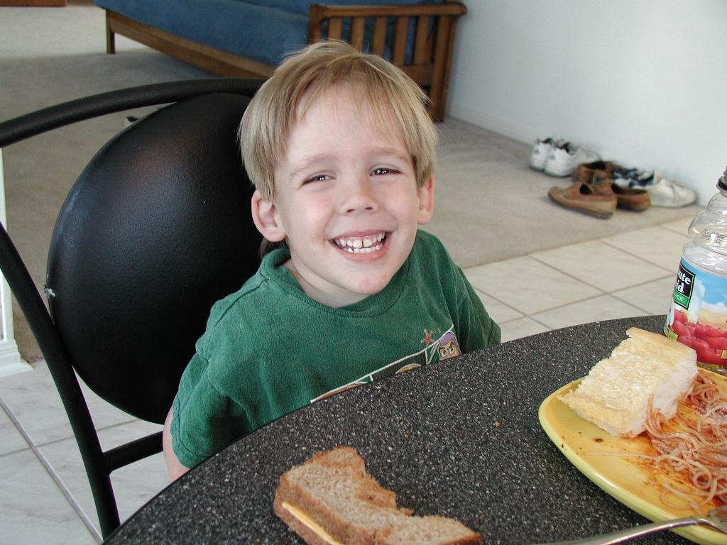 2002/04(April)/Misc/1024x768_Jack_Likes_It_Too.JPG