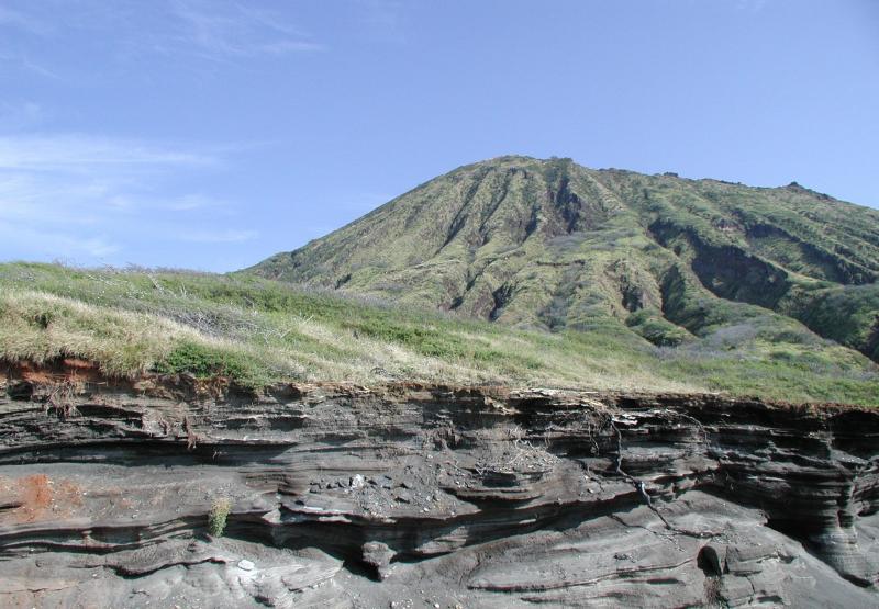 2005/03(March)/Hawaii/Hawaii_scenic_moountain.JPG