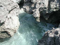 rocky_gorge_at_beach2.JPG