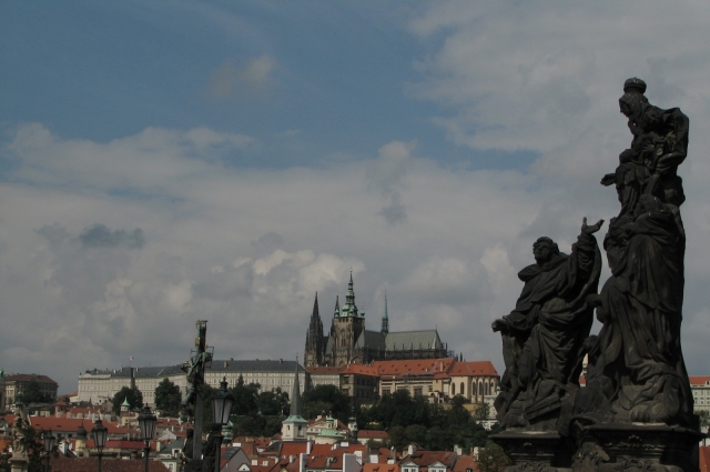 2006/August/Prague/640x480_from_bridge1.jpg