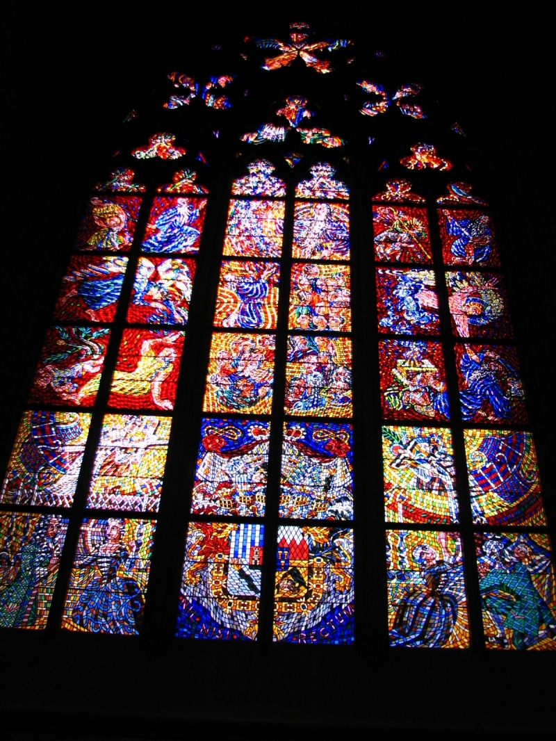 2006/August/Prague/800x600_stained_glass_window2.jpg