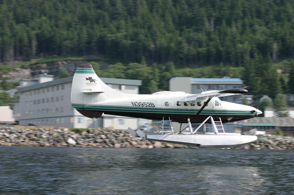 2007/07(July)/Alaska/1024x768_Ketchikan_floatplane.jpg