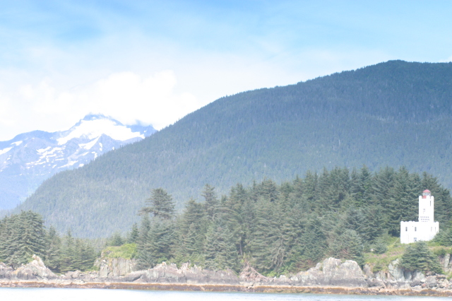 Juneau_whale_watch_lighthouse2.jpg