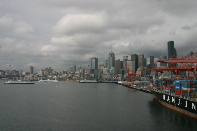 2007/07(July)/Alaska/640x480_Seattle_harbor9.JPG