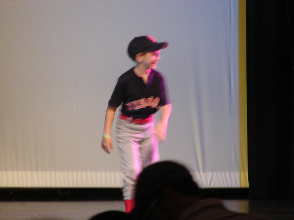 2008/06(June)/Dance_Recital/1024x768_Case_baseball2.JPG