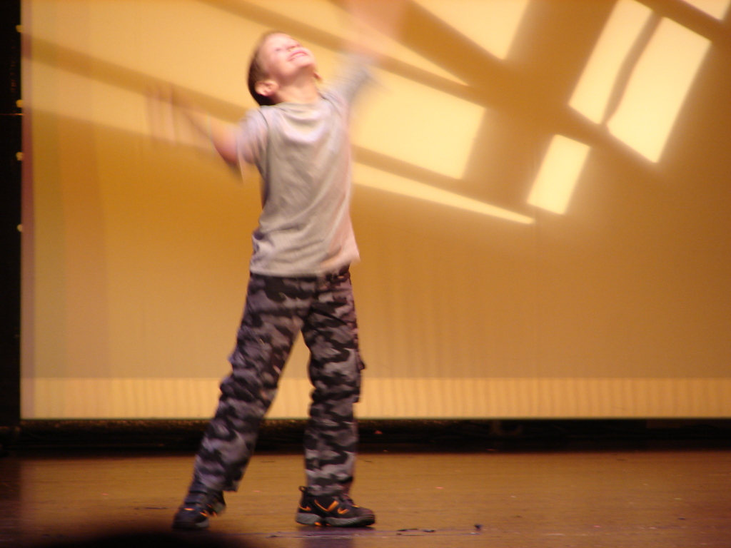 2008/06(June)/Dance_Recital/1024x768_Case_hipHop3.JPG