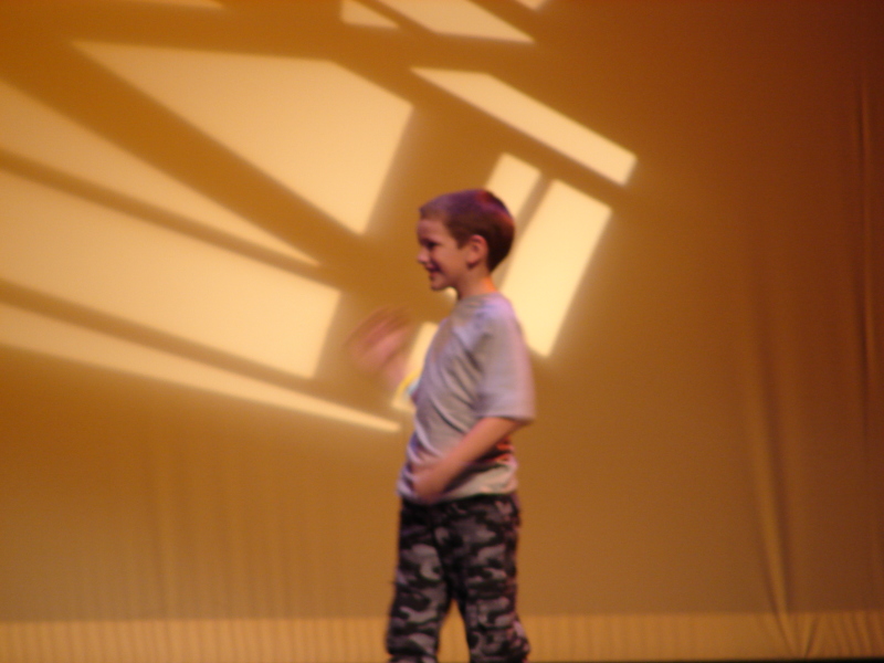 2008/06(June)/Dance_Recital/800x600_Case_hipHop1.JPG