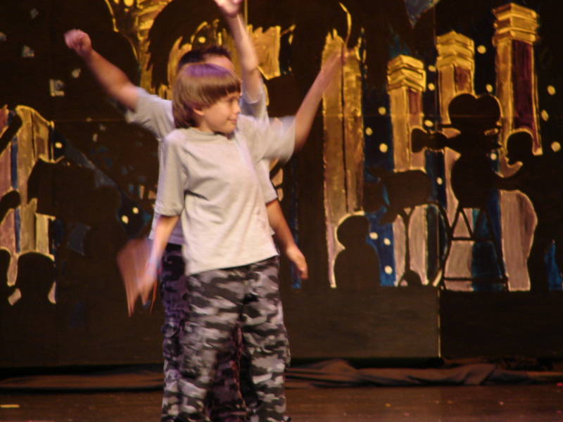 2008/06(June)/Dance_Recital/800x600_Jack_hipHop2.JPG
