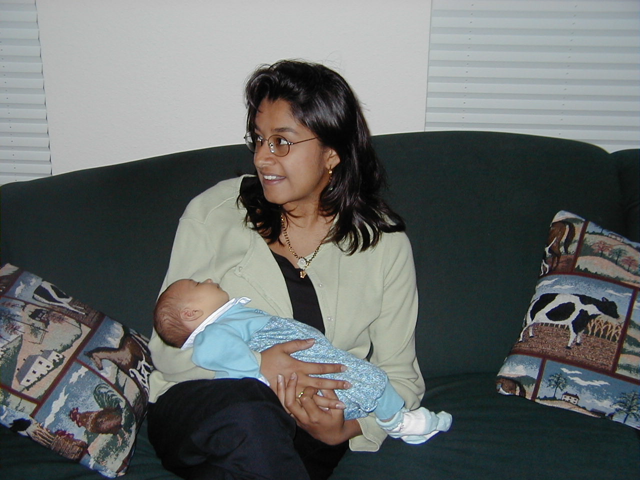 Kavita_holds_Kalyani.JPG