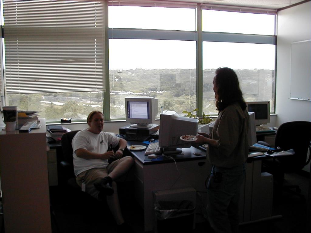 camera/1999/07(July)/07_16_Office_Cook-out/P7160001.JPG