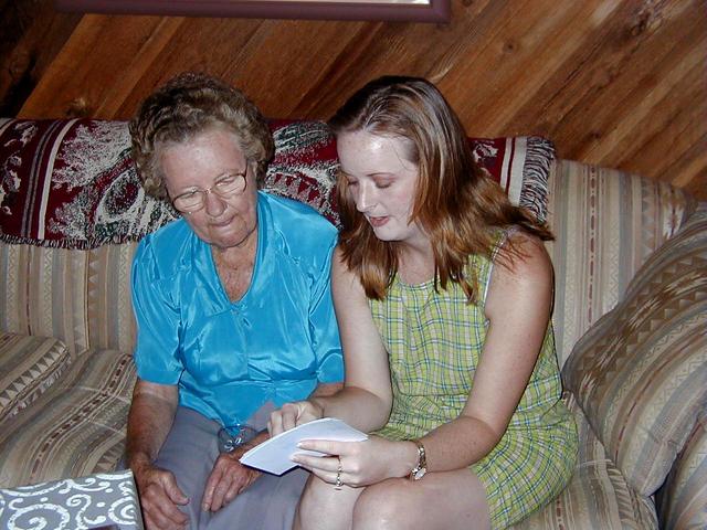 camera/1999/07(July)/07_17_Pam's_Shower/640x480_Grandma.jpg