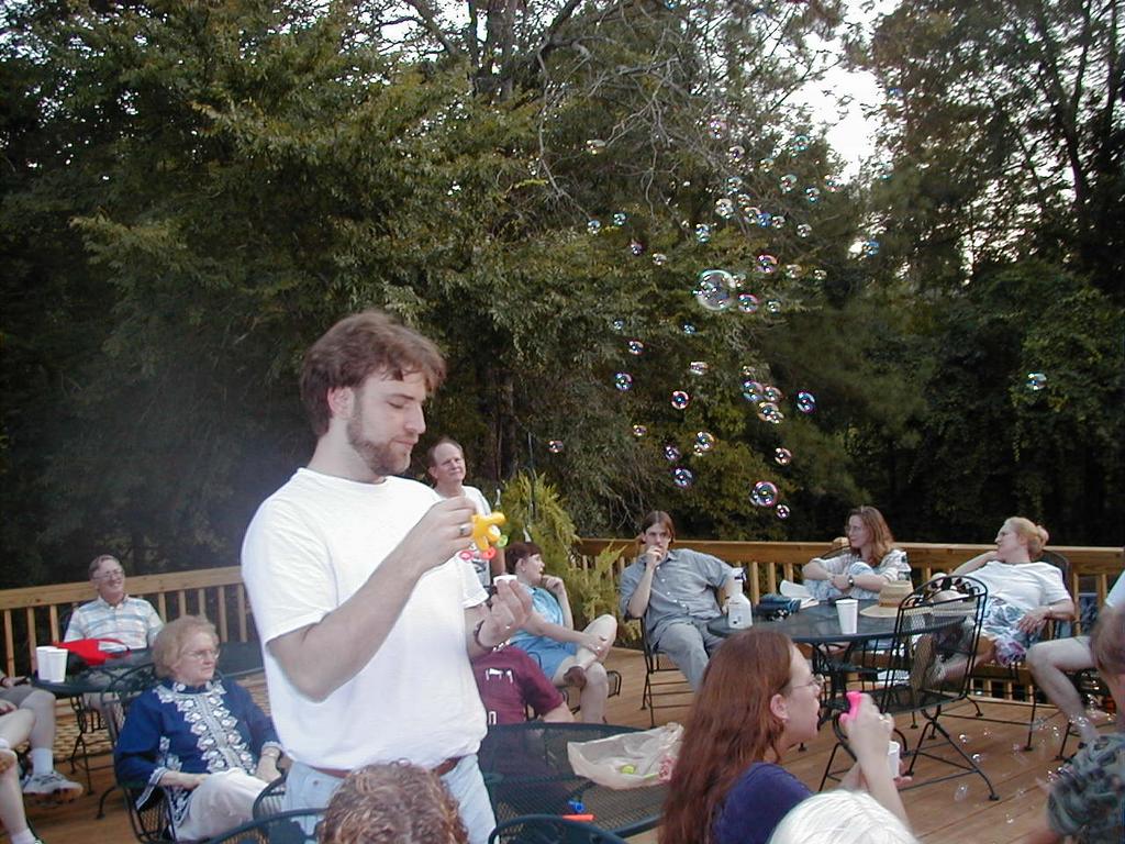 camera/1999/07(July)/07_22-07_24_Reunion/1024x768_Bubbles-4.JPG