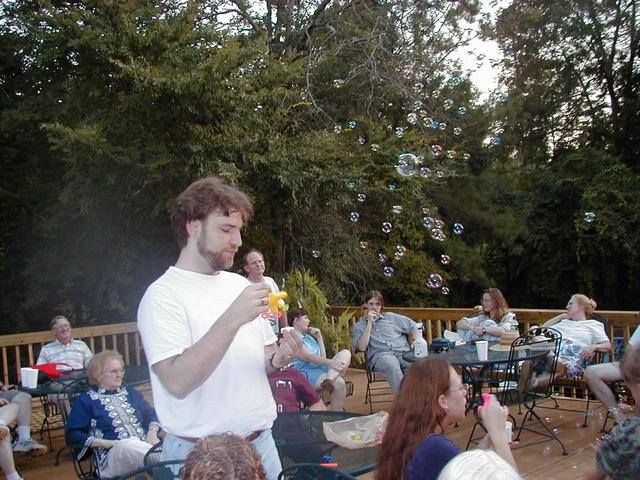 camera/1999/07(July)/07_22-07_24_Reunion/640x480_Bubbles-4.JPG