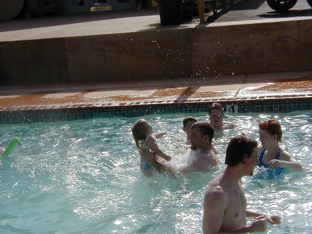 camera/1999/07(July)/07_22-07_24_Reunion/640x480_Pool-4.JPG