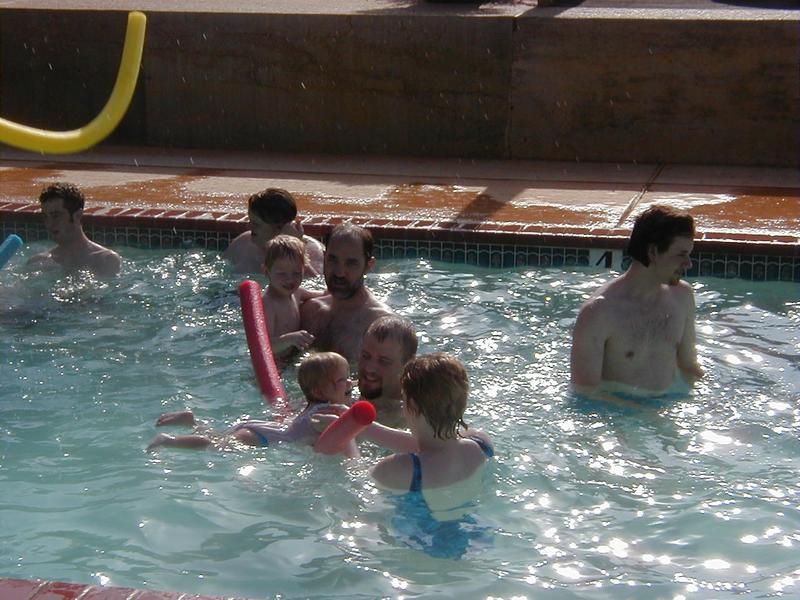 camera/1999/07(July)/07_22-07_24_Reunion/800x600_Pool-1.JPG