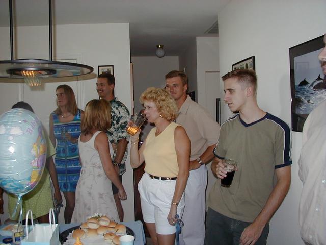 camera/1999/08(August)/08_07_Baby_Hildebrand_Shower/640x480_P8070027.JPG
