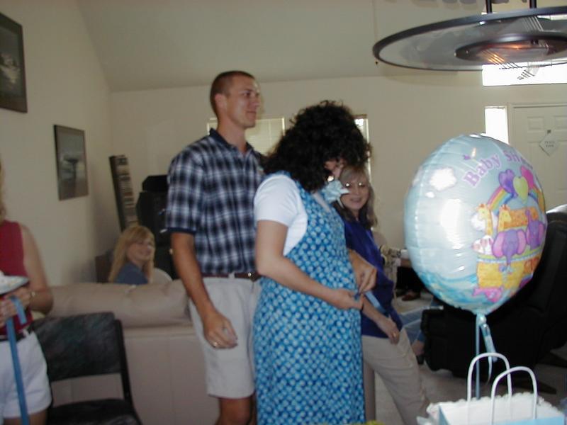 camera/1999/08(August)/08_07_Baby_Hildebrand_Shower/800x600_P8070023.JPG