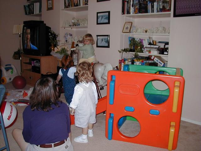 Aaron_and_Brynn_watch_Brittney_on_the_horse.JPG
