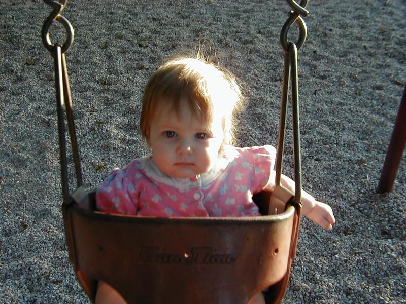camera/1999/10(October)/10_23_At_the_park/800x600_McKenzie_swings1.JPG