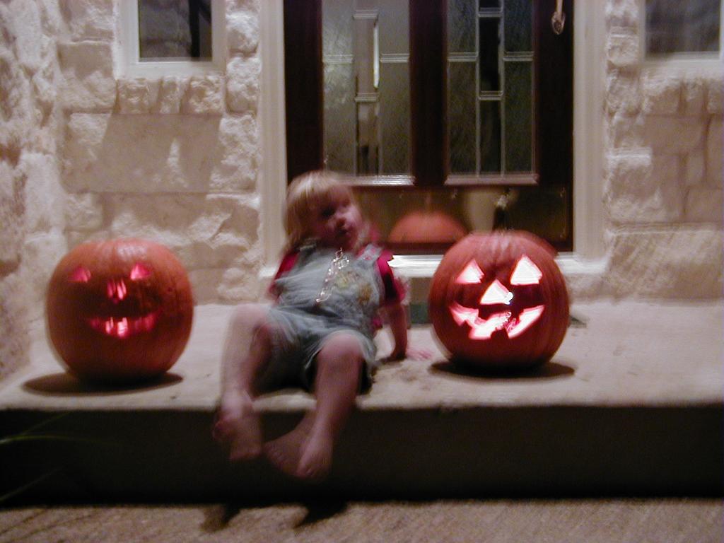 camera/1999/10(October)/10_24_Pumpkin_Carving/1024x768_PA240020.JPG