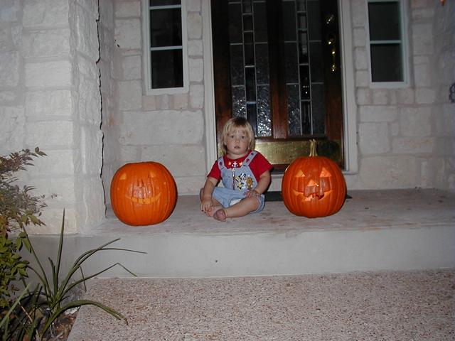 camera/1999/10(October)/10_24_Pumpkin_Carving/640x480_PA240019.JPG