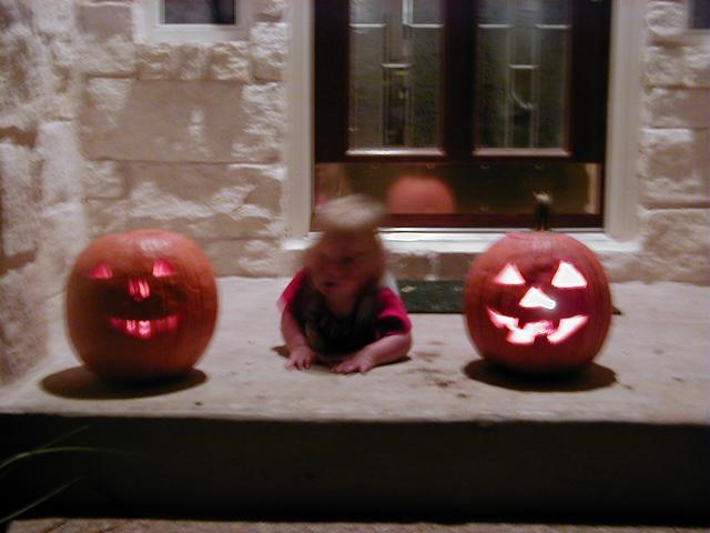 camera/1999/10(October)/10_24_Pumpkin_Carving/640x480_PA240021.JPG