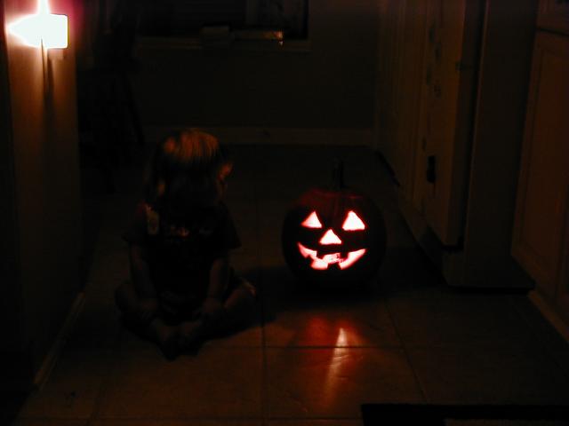 camera/1999/10(October)/10_24_Pumpkin_Carving/640x480_PA240023.JPG