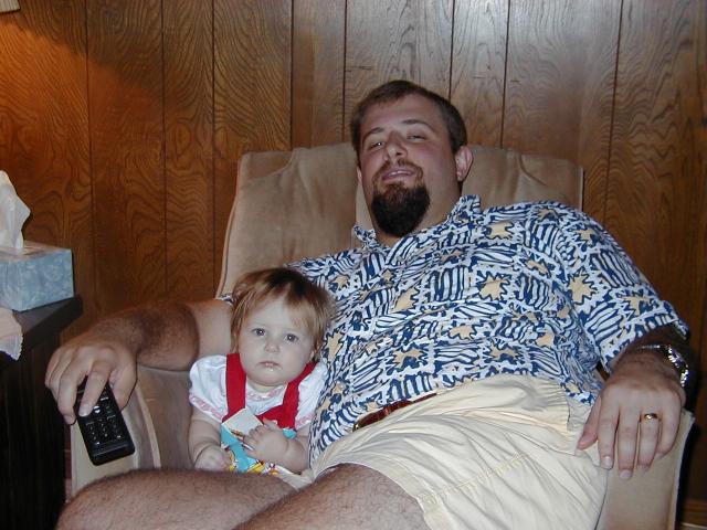 camera/1999/10(October)/10_30_Halloween/640x480_McKenzie_sits_with_Ren-2.JPG